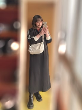 「アイテム（スマホケース/カバー）」を使った、谷原小春さん（レディース・155cm）の秋コーディネート