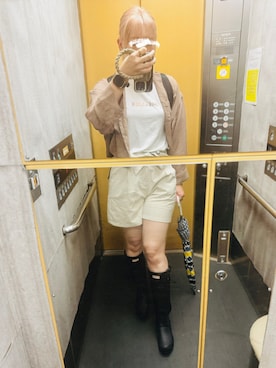 「アイテム（デジタル腕時計）」を使った、芽ねぎさん（レディース・169cm）の秋コーディネート