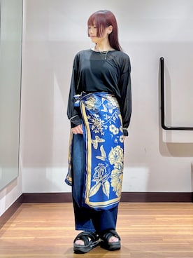 「アイテム（財布/小物、ブルー系）」を使った、とももももさん（レディース・157cm）の秋コーディネート
