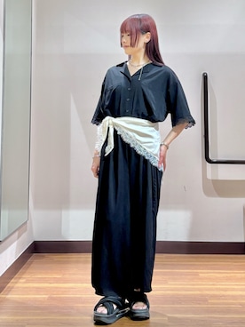 「ITEMS URBANRESEARCH（アイテムズ アーバンリサーチ）のレースドッキングオールインワン（つなぎ/オールインワン、ブラック系）」を使った、とももももさん（レディース・157cm）の秋コーディネート