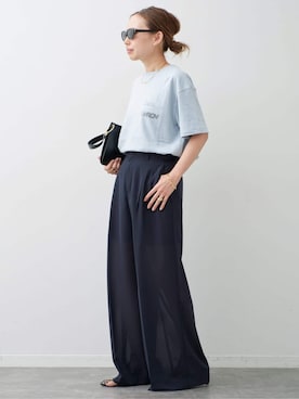 「Deuxieme Classe（ドゥーズィエムクラス）の*Minimal Sheer パンツ（スラックス、ブルー系）」を使った、MIOさん（レディース・149cm）の夏コーディネート