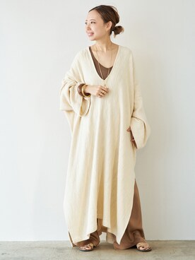「Deuxieme Classe（ドゥーズィエムクラス）の追加 SILK SATIN イージーパンツ（その他パンツ、イエロー系）」を使った、MIOさん（レディース・149cm）の春コーディネート