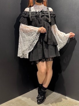 「NIBBLE POISON（ニブルポイズン）のオフショルフレア袖トップス（シャツ/ブラウス、ブラック系）」を使った、闇ちゃんさん（レディース・157cm）の夏コーディネート