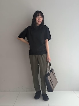 「TAKEO KIKUCHI（タケオキクチ）の【接触冷感】アイスクリアコットン プルオーバー（Tシャツ/カットソー、ブラック系）」を使った、3o0eさん（レディース）の春コーディネート