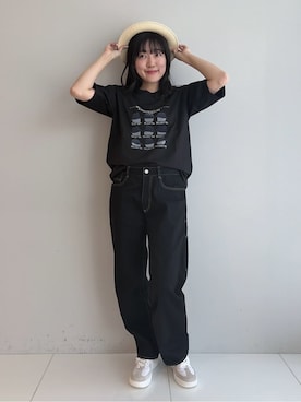 「TAKEO KIKUCHI（タケオキクチ）の【BOWLER HAT LABEL】エクスプローラー 11ozカラーデニム（デニムパンツ、ブラック系）」を使った、3o0eさん（レディース）の春コーディネート