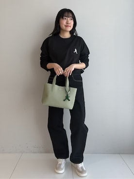 「アイテム（キーケース/キーアクセサリー、グリーン系）」を使った、3o0eさん（レディース・169cm）の冬コーディネート