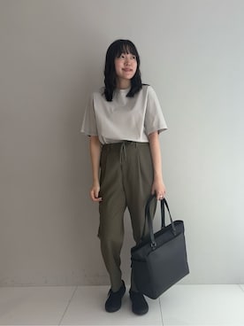 「TAKEO KIKUCHI（タケオキクチ）の【接触冷感】アイスクリアコットン プルオーバー（Tシャツ/カットソー、グレー系）」を使った、3o0eさん（レディース）の春コーディネート