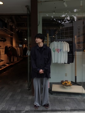 「YOKE（ヨーク）のアイテム」を使った、宮木 佑さん（メンズ・170cm）の春コーディネート