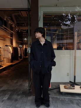 「ANCELLM（アンセルム）のアイテム（シャツ/ブラウス、ブルー系）」を使った、宮木 佑さん（メンズ・170cm）の夏コーディネート