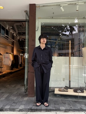 「ANCELLM（アンセルム）のアイテム（シャツ/ブラウス、ブラック系）」を使った、宮木 佑さん（メンズ・170cm）の夏コーディネート