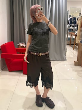 「TELOPLAN（テーロプラン）の【TELOPLAN】26SS新作 Ersen Half Pants / エルセンハーフパンツ（その他パンツ、ブラウン系）」を使った、HIGASH STAFFさん（レディース・163cm）の夏コーディネート