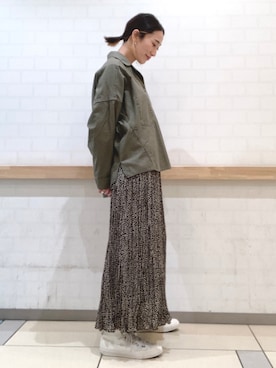 「AMERICAN HOLIC」｜「アイテム（ブルゾン）」を使った、eveさん（レディース・165cm）の春コーディネート