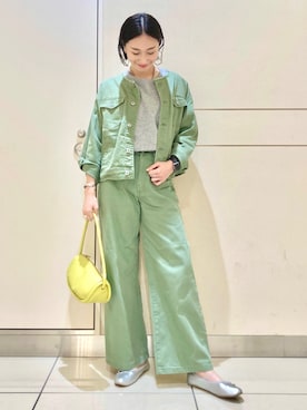 「アイテム（デニムジャケット、グリーン系）」を使った、eveさん（レディース・165cm）の秋コーディネート