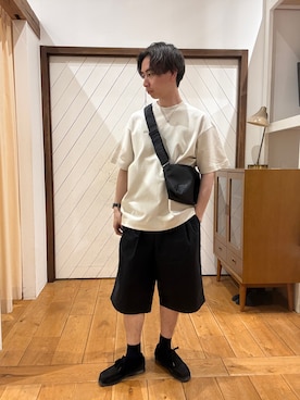 「URBAN RESEARCH DOORS（アーバンリサーチドアーズ）の『別注』YAKPAK×DOORS　SHOULDER BAG S（ショルダーバッグ、ブラック系）」を使った、yugoiida1009さん（メンズ・172cm）の春コーディネート