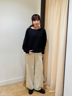 「URBAN RESEARCH DOORS（アーバンリサーチドアーズ）のSoft Cotton Loose Long-Sleeve T-shirts（Tシャツ/カットソー、ブラック系）」を使った、アユミさん（レディース・160cm）の秋コーディネート