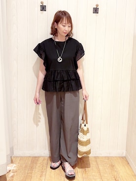 「SHOO・LA・RUE（シューラルー）の【S-LL】着るだけで決まる 主役級 ドッキング フリルトップス（Tシャツ/カットソー、ブラック系）」を使った、あいこさん（レディース・157cm）の夏コーディネート