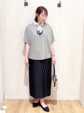 「SHOO・LA・RUE（シューラルー）の【洗濯機可/S-LL】フェイクパールがアクセント お袖タックドルマンブラウス（Tシャツ/カットソー、グレー系）」を使った、あいこさん（レディース・157cm）の春コーディネート
