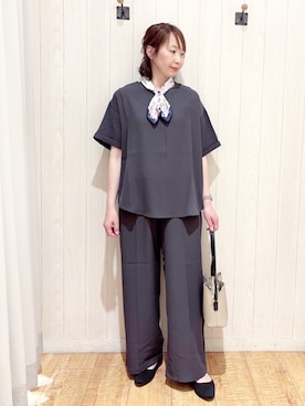 「SHOO・LA・RUE（シューラルー）の【ひんやり/UV/S-LL/セットアップ可】さらさらぷるんトップス（シャツ/ブラウス、グレー系）」を使った、あいこさん（レディース・157cm）の春コーディネート