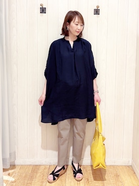 「SHOO・LA・RUE（シューラルー）の【ひんやり/洗濯機可/体型カバー/S-LL】動くたび揺れる落ち感が魅力 スキッパーチュニックワンピース（チュニック、ブルー系）」を使った、あいこさん（レディース・157cm）の春コーディネート