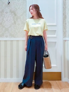 「grove（グローブ）の【UVカット・接触冷感】ベーシックロゴTシャツ（Tシャツ/カットソー、イエロー系）」を使った、Nakaさん（レディース・163cm）の夏コーディネート