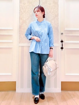 「grove（グローブ）のバックシャーリングシャツ（シャツ/ブラウス、ブルー系）」を使った、Nakaさん（レディース・163cm）の春コーディネート