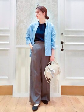 「grove（グローブ）のバックシャーリングシャツ（シャツ/ブラウス、ブルー系）」を使った、Nakaさん（レディース・163cm）の春コーディネート