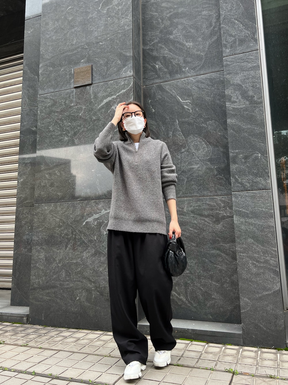 「UNIQLO、stylemixer、Dior、BOTTEGA VENETA」｜「UNIQLOのアイテム（ニット/セーター、グレー系）」を使った、Jasmine:)さん（レディース・158cm）の冬コーディネートの1枚目の写真