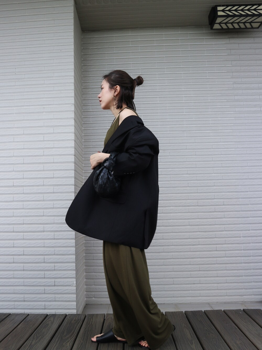 「murua、studiodoe、TODAYFUL、BOTTEGA VENETA」｜「studio doeのアイテム（ジャケット/アウター、ブラック系）」を使った、Jasmine:)さん（レディース・158cm）の秋コーディネートの1枚目の写真