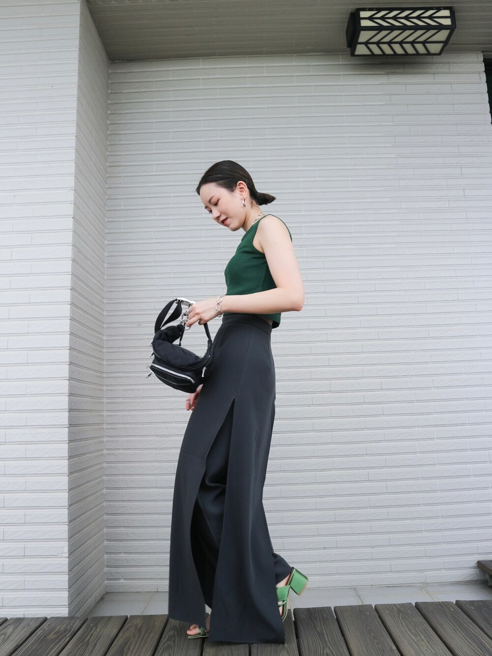 「EMODA、CLANE、FRAY I.D、Alexander Wang」｜「EMODAのアイテム（タンクトップ、グリーン系）」を使った、Jasmine:)さん（レディース・158cm）の秋コーディネートの1枚目の写真