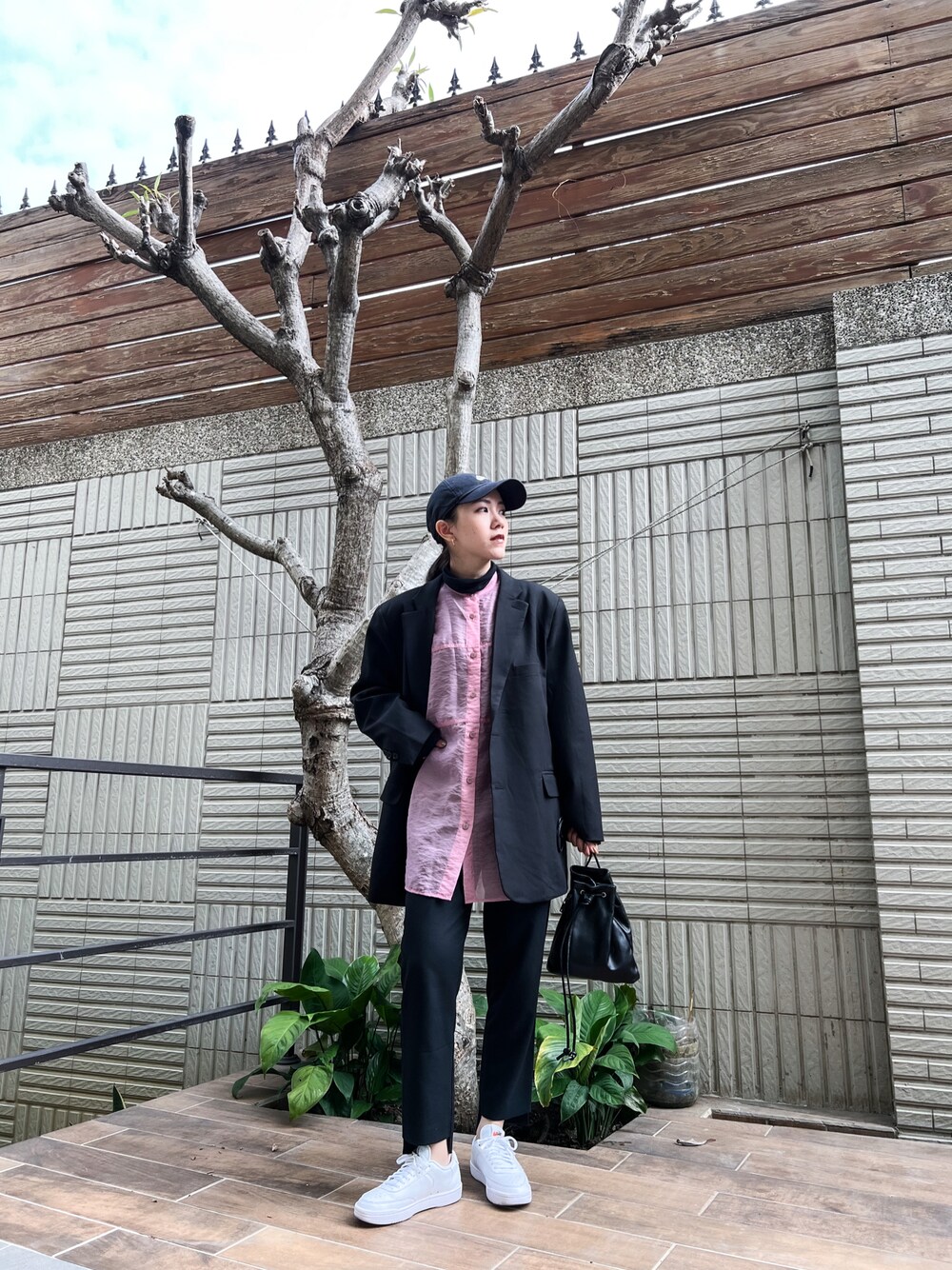 「studiodoe、create.me、CLANE、NIKE」｜「CLANEの【CLANE(クラネ)】スウィッチシアーシャツ　10108-3032（シャツ/ブラウス、ピンク系）」を使った、Jasmine:)さん（レディース・158cm）の春コーディネートの1枚目の写真