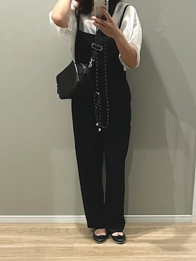 「サテンパンツ」｜「アイテム（オールインワン・サロペット）」を使った、a.megumiさん（レディース・160cm）の秋コーディネート