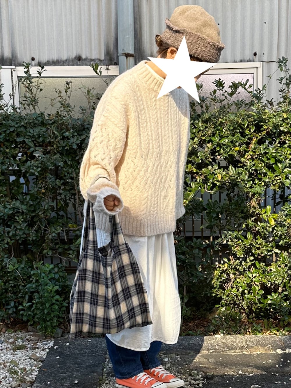 「usedのアイテム（ニット/セーター、ホワイト系）」を使った、かなこさん（レディース・156cm）の冬コーディネートの1枚目の写真