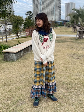 「柄×柄」｜「アイテム（スウェット）」を使った、odenさん（レディース・162cm）の冬コーディネート
