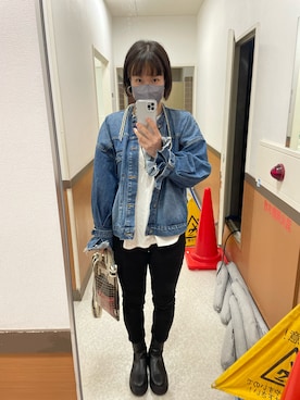 「JEANASIS（ジーナシス）のアイテム（デニムジャケット）」を使った、Sakiiiさん（レディース・164cm）の春コーディネート