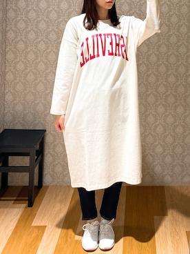 「Green　Parks（グリーンパークス）のロゴロンTワンピース（ワンピース、ホワイト系）」を使った、hinacoさん（レディース・163cm）の春コーディネート