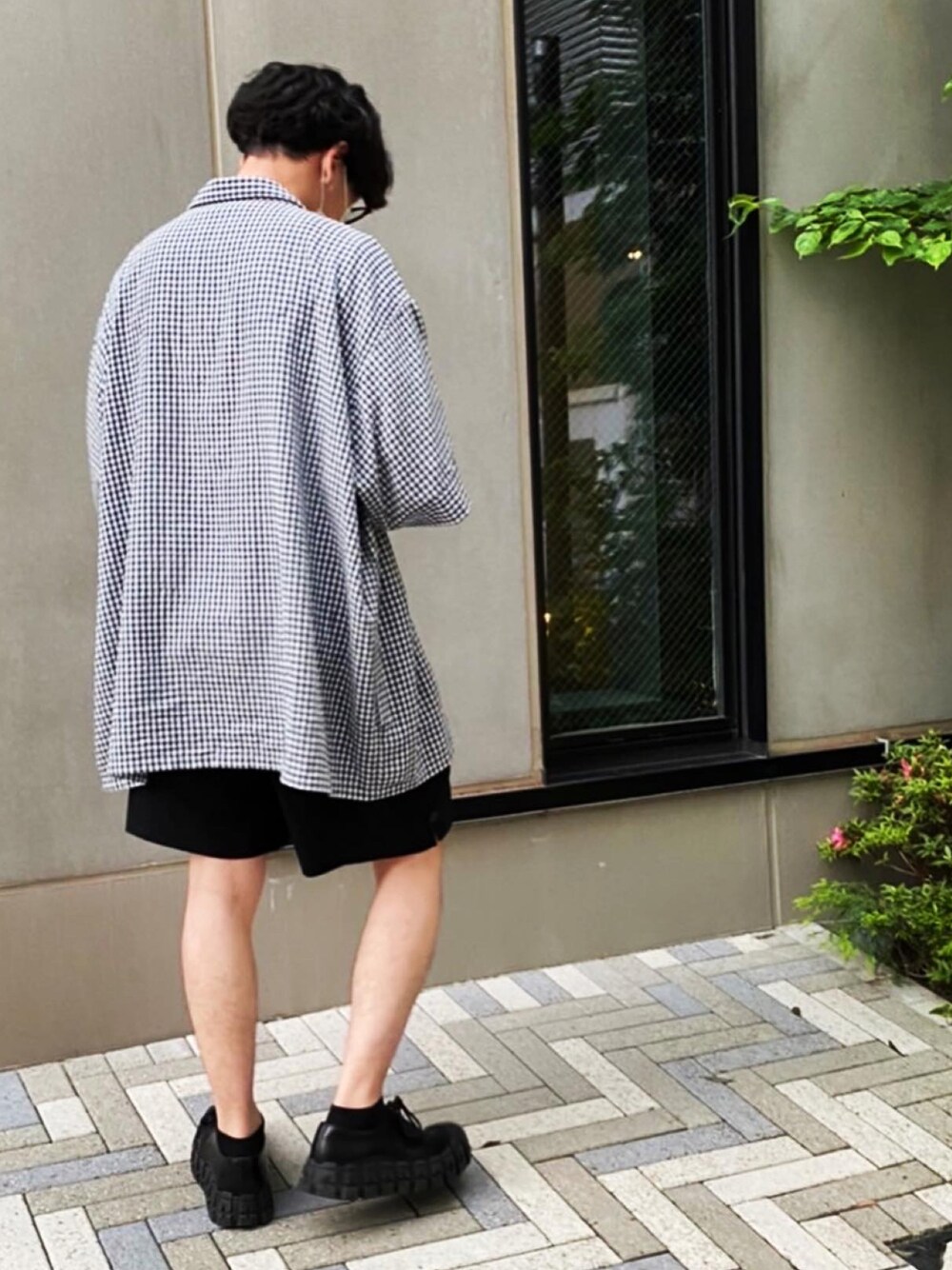 PRADAのローファー（ブルー系）を使ったメンズ人気ファッション