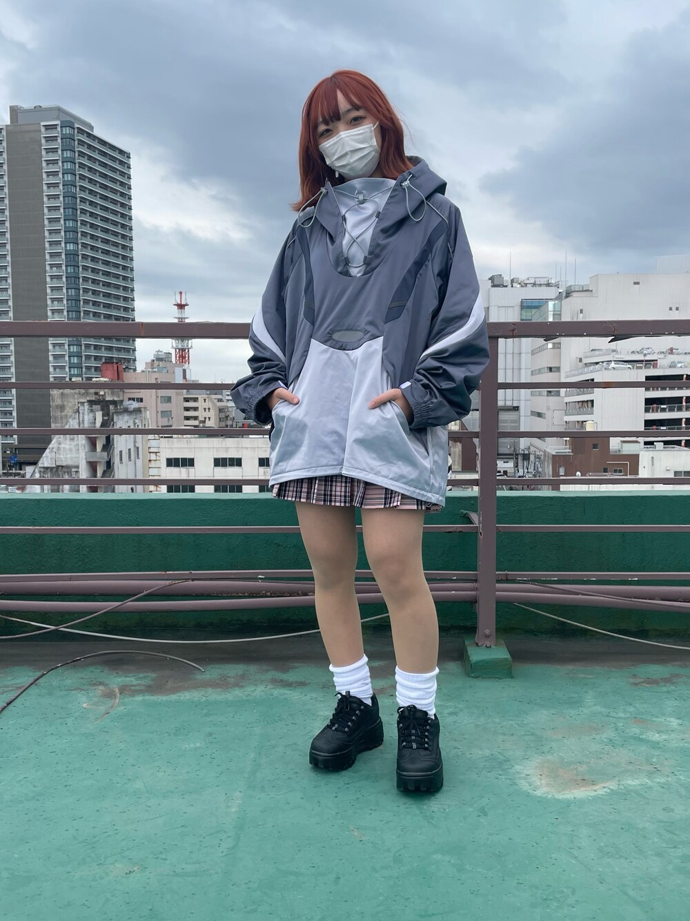「chloma、クロマ、アノラックパーカー、パーカー、SONAR、宇都宮」｜「chlomaのアイテム（パーカー、ブルー系）」を使った、SONARさん（レディース・154cm）の春コーディネートの1枚目の写真