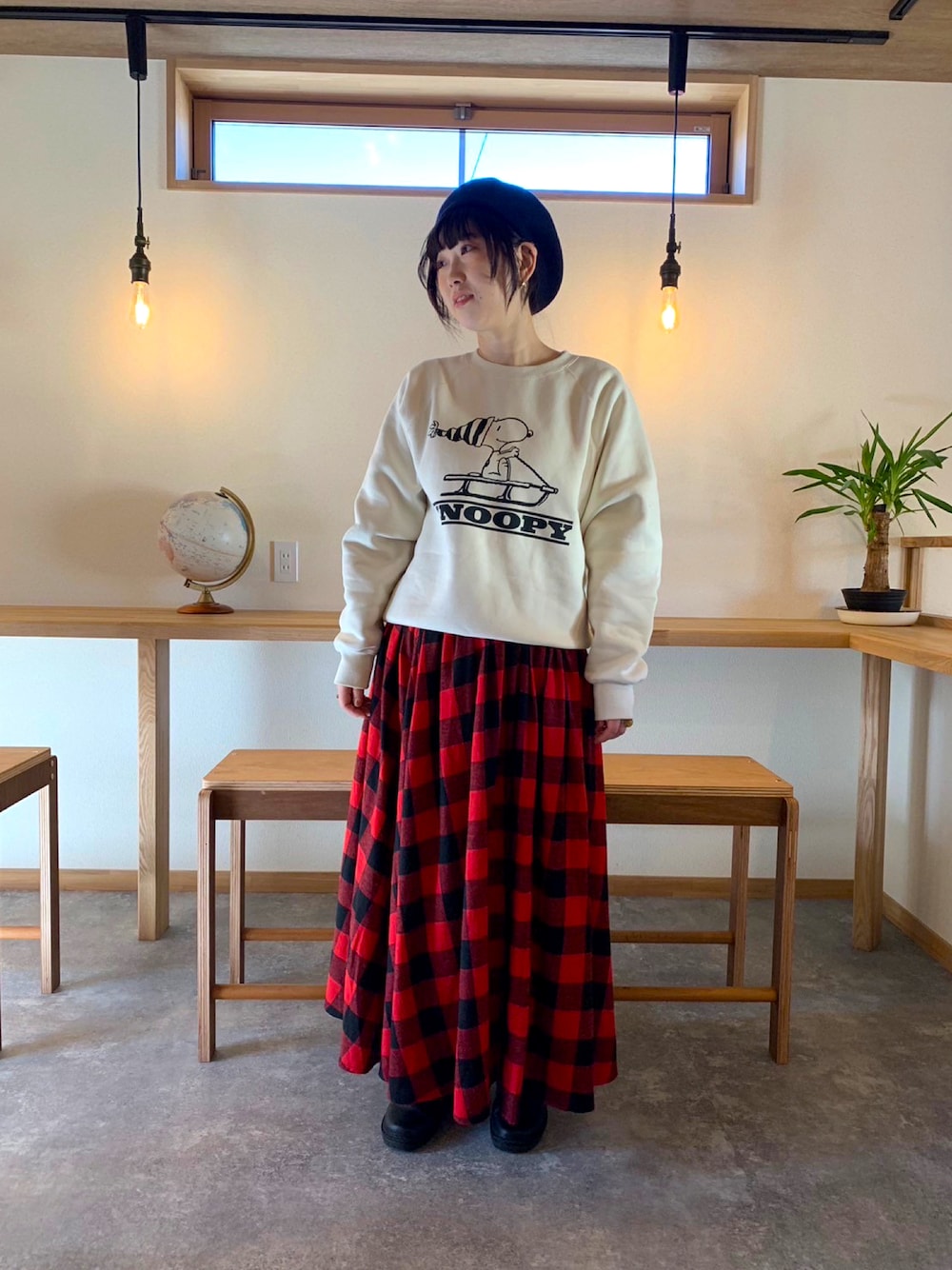 「冬ファッション、ゆるコーデ、旅行コーデ、スウェットスカート、ベレー帽大好き、休日コーデ、デブでもオシャレ」｜「UNIQLOのアイテム（ハンチング/ベレー帽、ブルー系）」を使った、natsuさん（レディース・161cm）の秋コーディネートの1枚目の写真