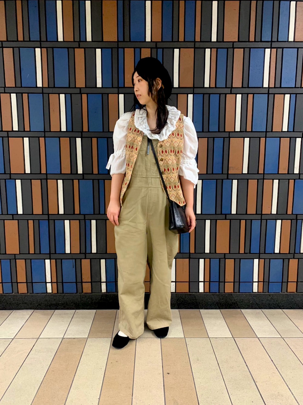 「楽チンコーデ、休日コーデ、ベレー帽、古着MIX、デブでもオシャレ」｜「.ENDRECHERI.のBERET WITH RAINBOW（ハンチング/ベレー帽、ブラック系）」を使った、natsuさん（レディース・161cm）の秋コーディネートの1枚目の写真