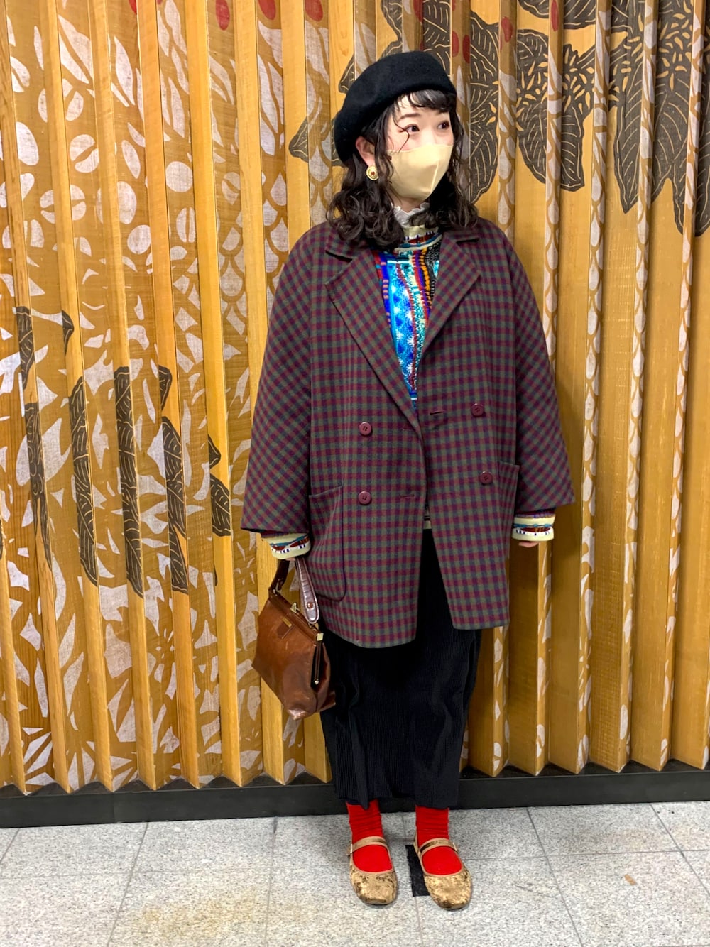 「大人コーデ、冬コーデ、古着コーデ、ベレー帽、デブでもオシャレ、柄×柄、柄ニット」｜「WEGOのアイテム（バレエシューズ、ゴールド系）」を使った、natsuさん（レディース・161cm）の冬コーディネートの1枚目の写真