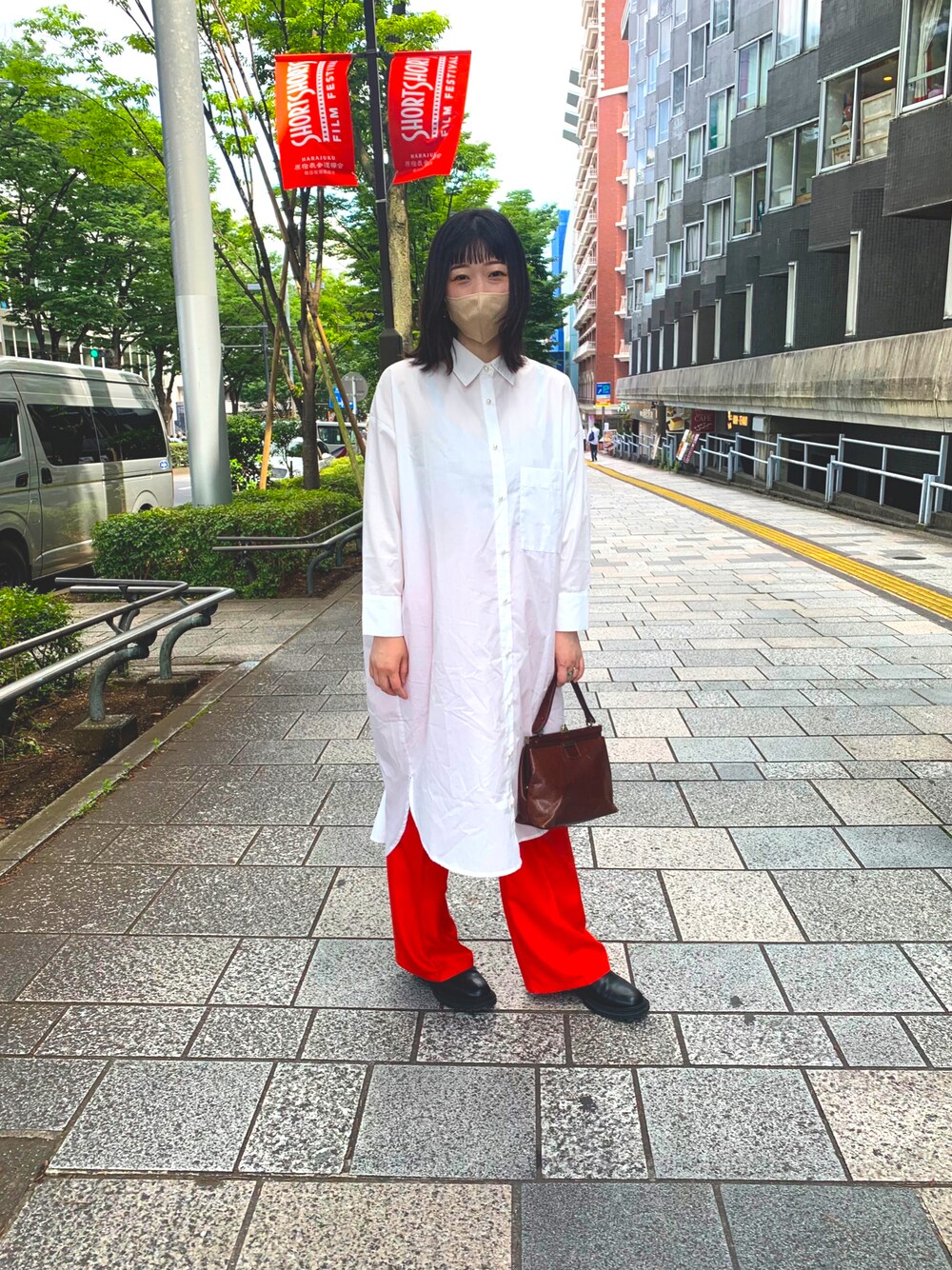 「シャツワンピ、シンプルコーデ、休日スタイル、古着MIX、デブでもオシャレ、プチプラコーデ」｜「古着のアイテム（シャツ/ブラウス、ホワイト系）」を使った、natsuさん（レディース・161cm）の夏コーディネートの1枚目の写真