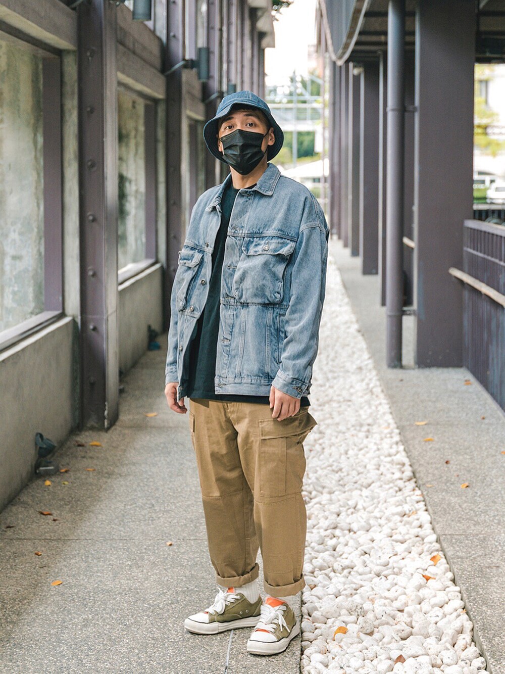 「ootd、冬コーデ、冬、秋のコーデ、秋コーデ、outfit、Need How、WEARBOOKエントリー、street、streetstyle、CITYBOY、oversize、vintage、牛仔外套」｜「Need Howのアイテム（キャップ、ブルー系）」を使った、鄭騰紘さん（メンズ・172cm）の冬コーディネートの1枚目の写真