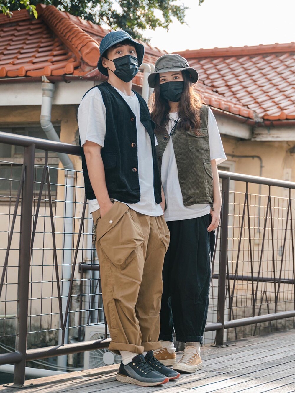 「ootd、Need How、converse、NIKE、秋のコーデ、秋コーデ、日系極簡、冬コーデ、冬、outfit、winter」｜「Need Howのアイテム（チノパンツ、ブラウン系）」を使った、鄭騰紘さん（メンズ・172cm）の秋コーディネートの1枚目の写真