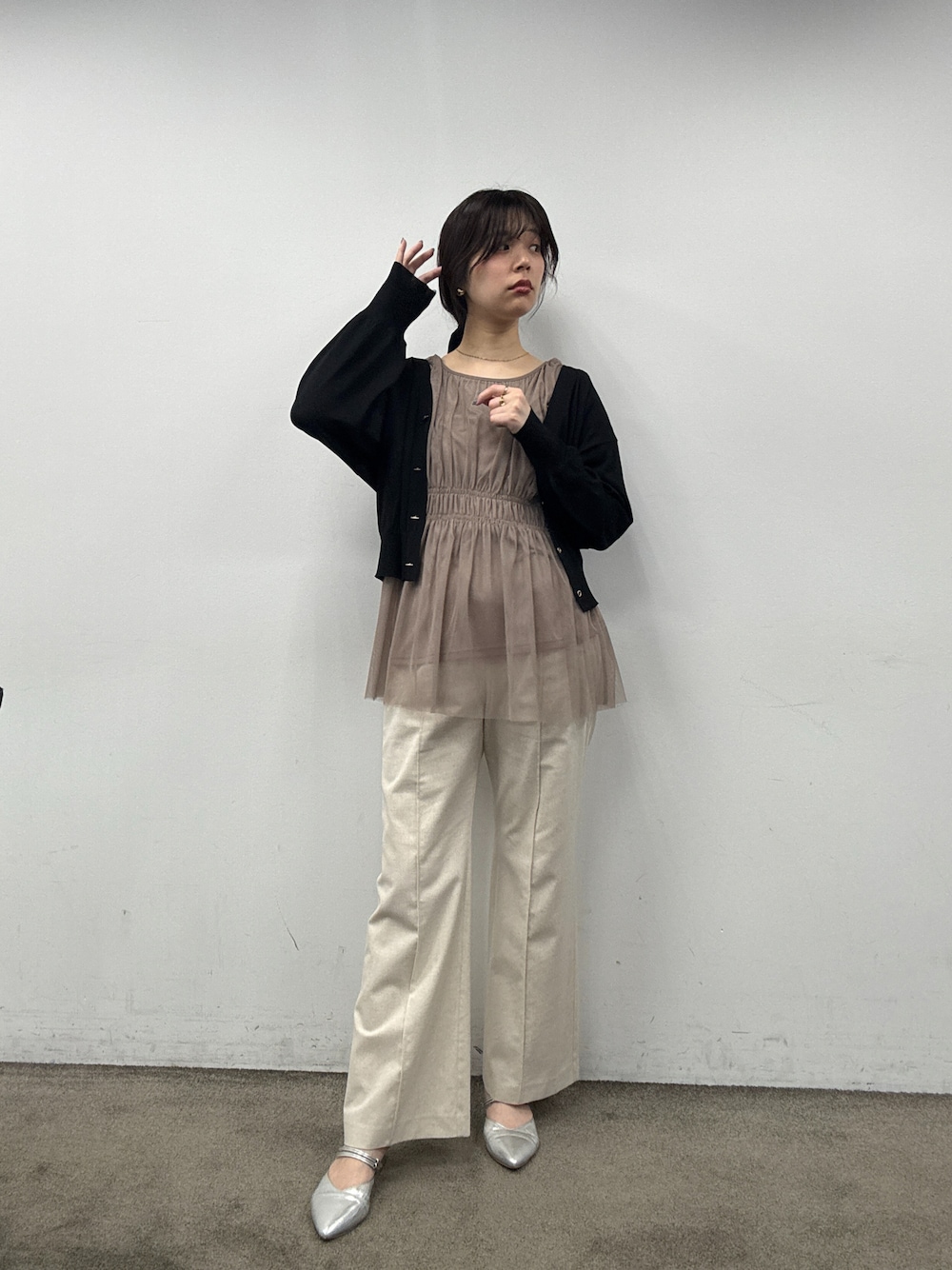 「スタッフコーデ、チュール、チュニック、お仕事コーデ、スタッフのこれ買いました」｜「natural coutureのよければコーデ見てみてください💕🥺（その他、その他）」を使った、おそのさん（レディース・167cm）の春コーディネートの1枚目の写真