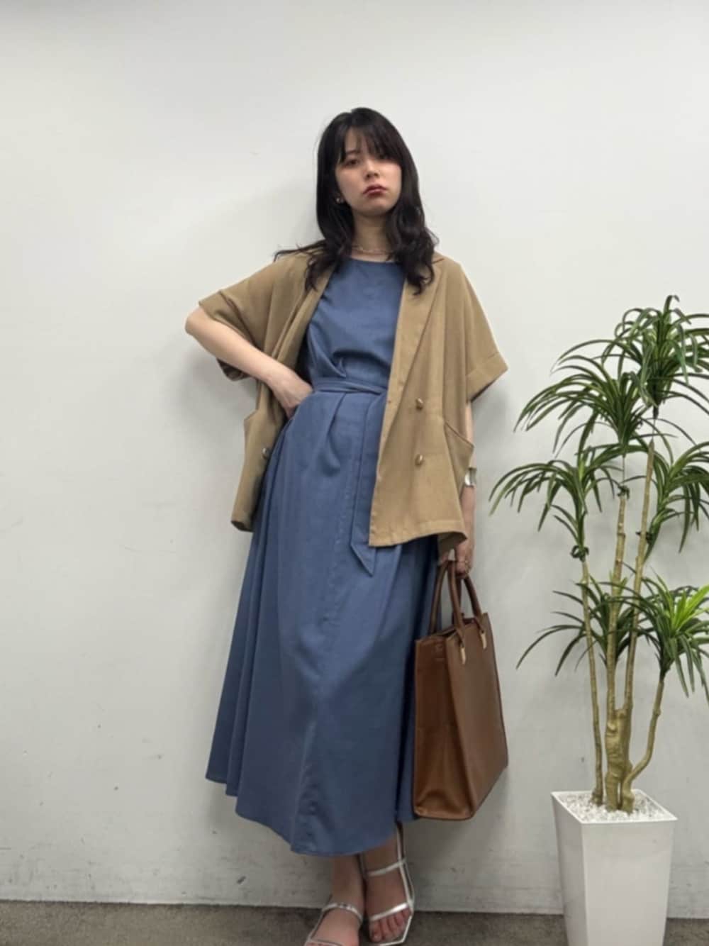 「natural coutureの観劇BAGⅢ（ショルダーバッグ、イエロー系）」を使った、おそのさん（レディース・167cm）の夏コーディネートの1枚目の写真