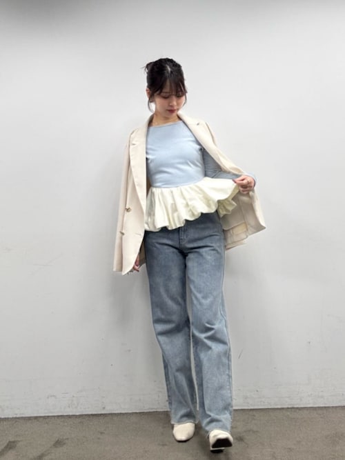 natural coutureおそのさんのデニムパンツ「セルフカットストレートデニムフレアパンツ(natural couture|ナチュラルクチュール)」を使ったコーディネート