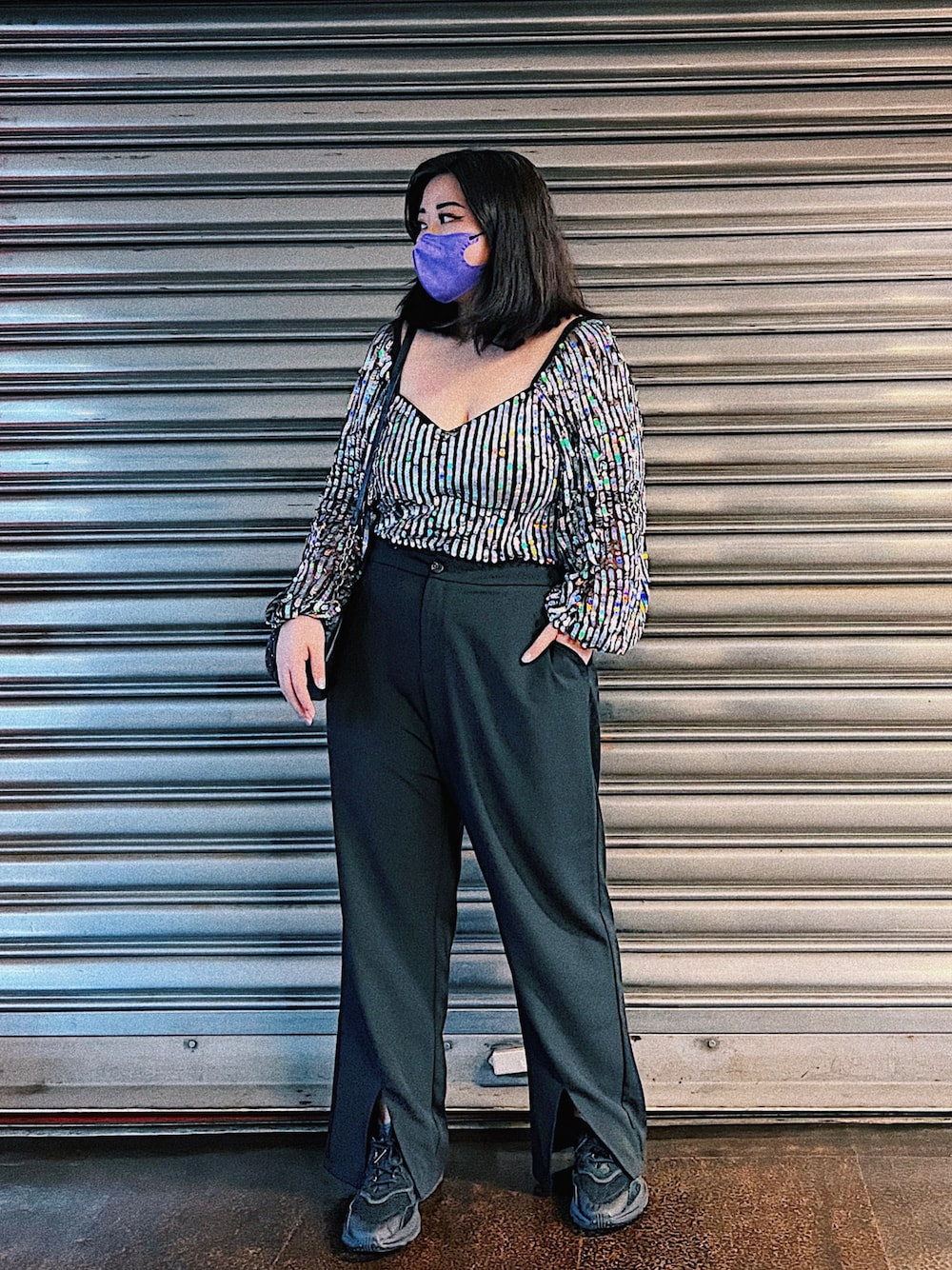 「ootd、スパンコール、plussize、plussizefashion、juicyfatty、daily look、asos、adidas、パンツスタイル、黑白搭配、台湾、ぽっちゃり」｜「asosのアイテム（その他トップス、シルバー系）」を使った、包BAOさん（レディース・172cm）の秋コーディネートの1枚目の写真