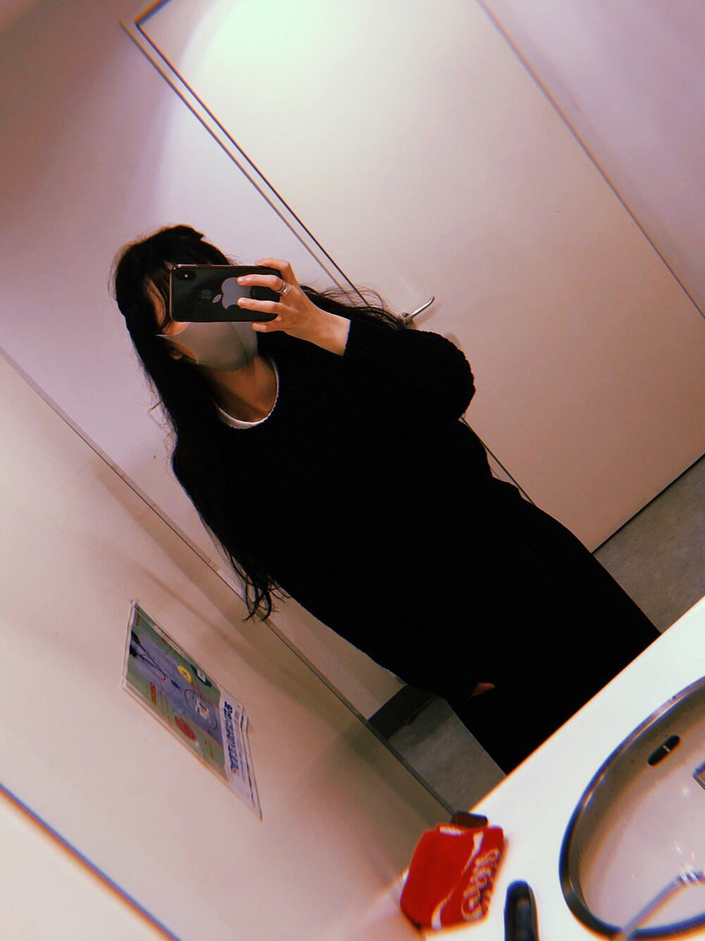 「モノトーン、モノトーンコーデ」｜「UNIQLOのアイテム（ニット/セーター、ブラック系）」を使った、おたつさん（レディース・160cm）の冬コーディネートの1枚目の写真
