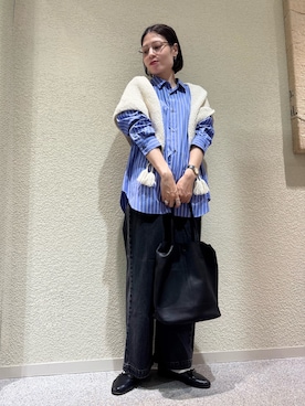 「かぐれ（カグレ）のコットンストライプレギュラーシャツ（シャツ/ブラウス）」を使った、takagi naoさん（レディース・165cm）の秋コーディネート