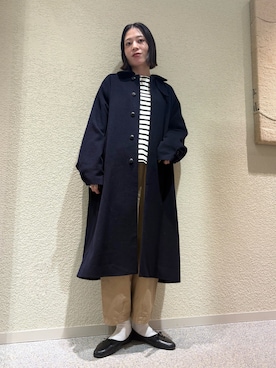 「アイテム（ステンカラーコート）」を使った、takagi naoさん（レディース・165cm）の秋コーディネート